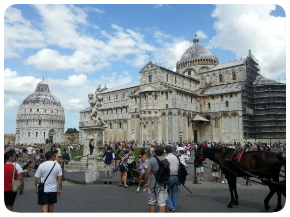 Pisa ist sehenswert und ... voll